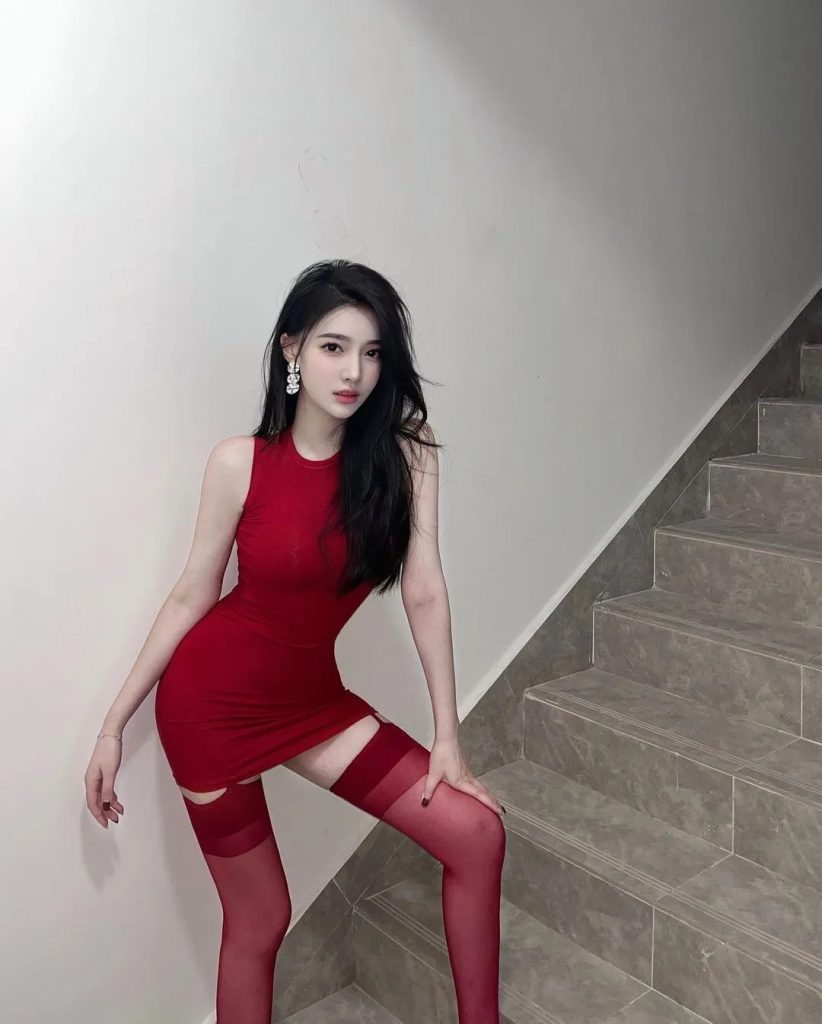 南京外围童颜巨乳 白虎b紧致