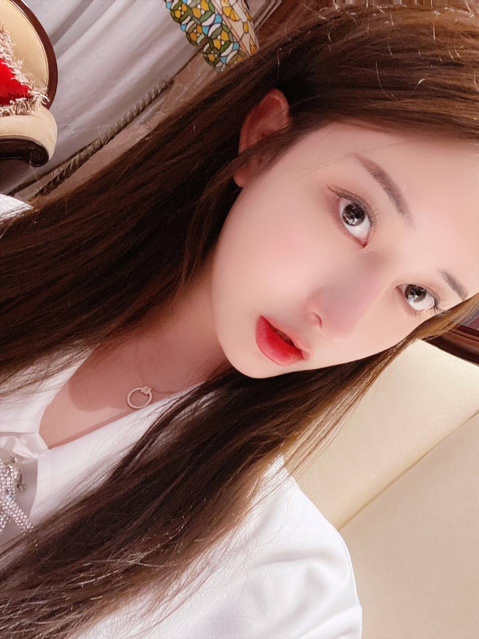 上海外围02年在读校花甜美girl