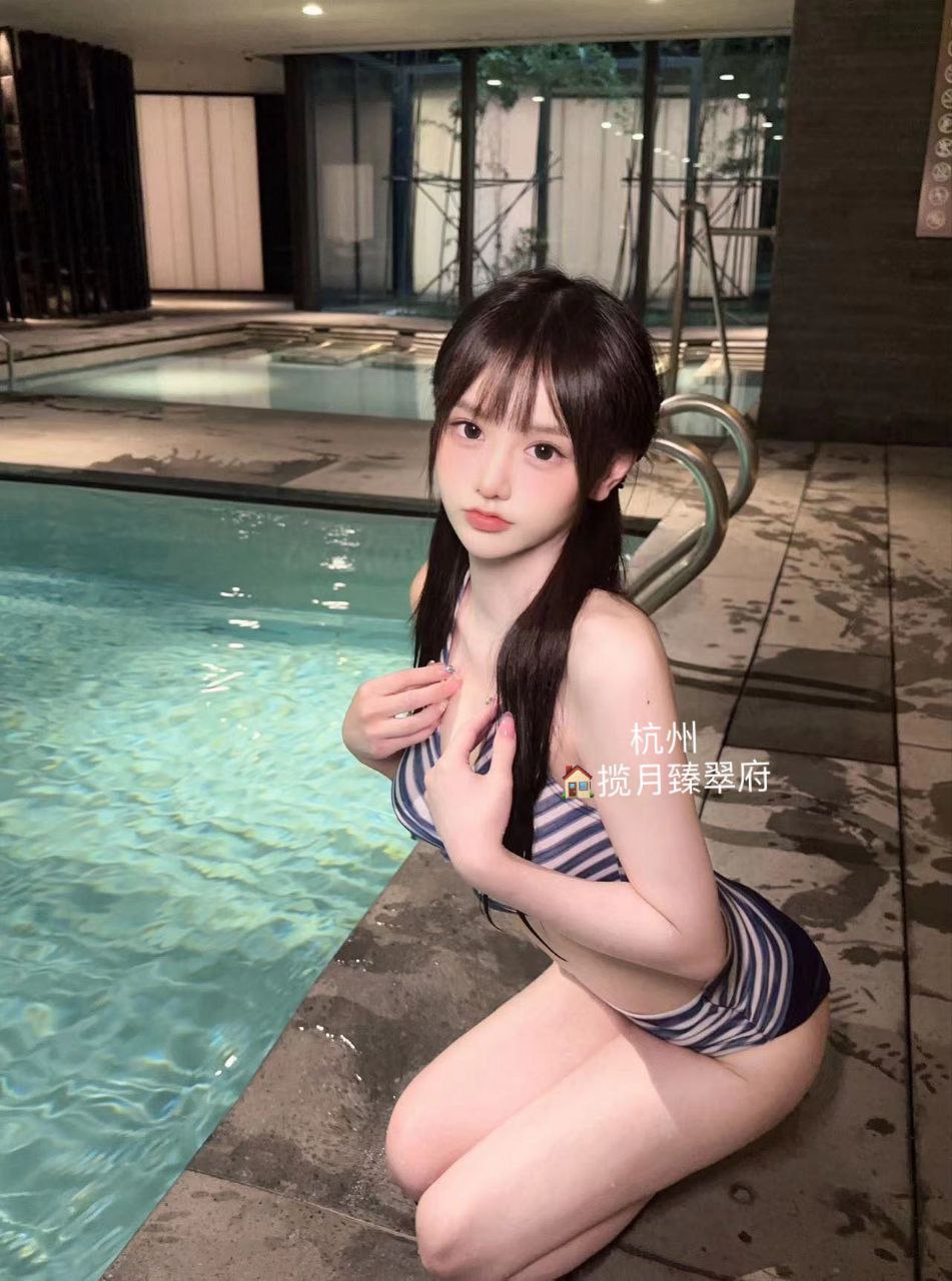 杭州外围白幼瘦小纯学生coser