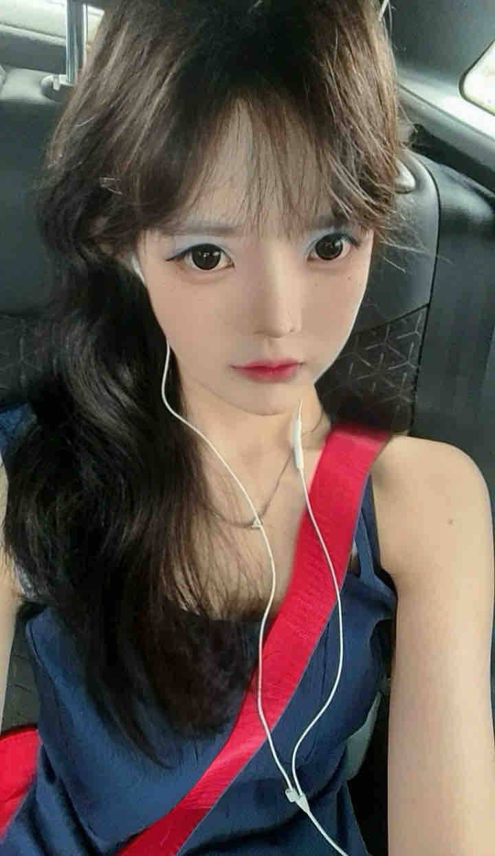 上海外围 06大一新生兼职 白幼瘦萝莉刚下氵