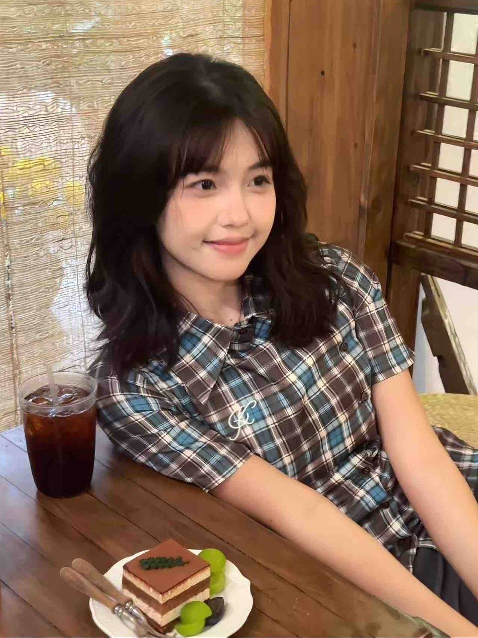 杭州外围 清纯甜妹S型身材有胸有颜