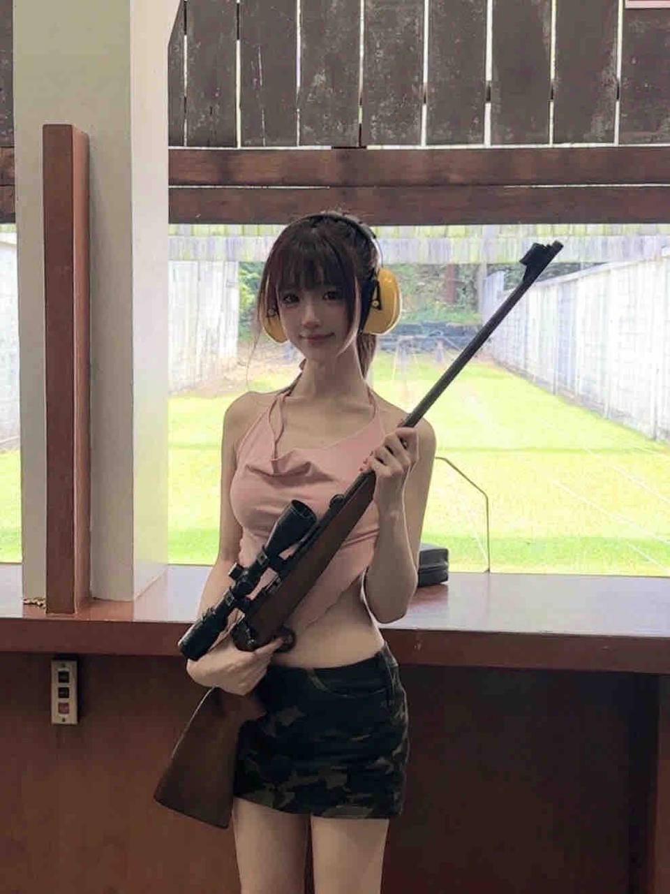 杭州外围 05年霸道少女 白虎萝莉完美身材性感与可爱共存