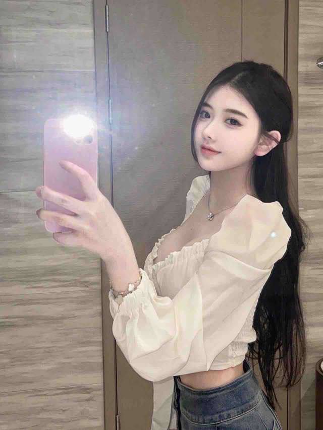 成都外围 圈外女友173/90白小纯兼职