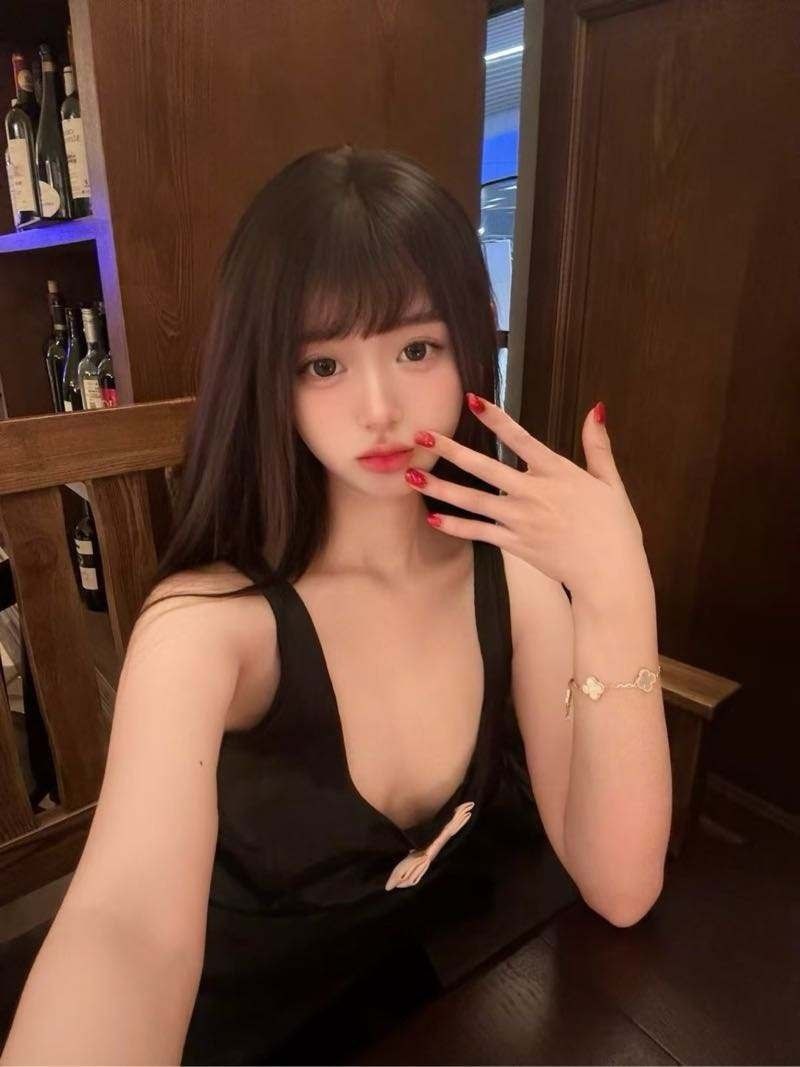 深圳外围 05纯欲天花板 身体柔软身材高挑