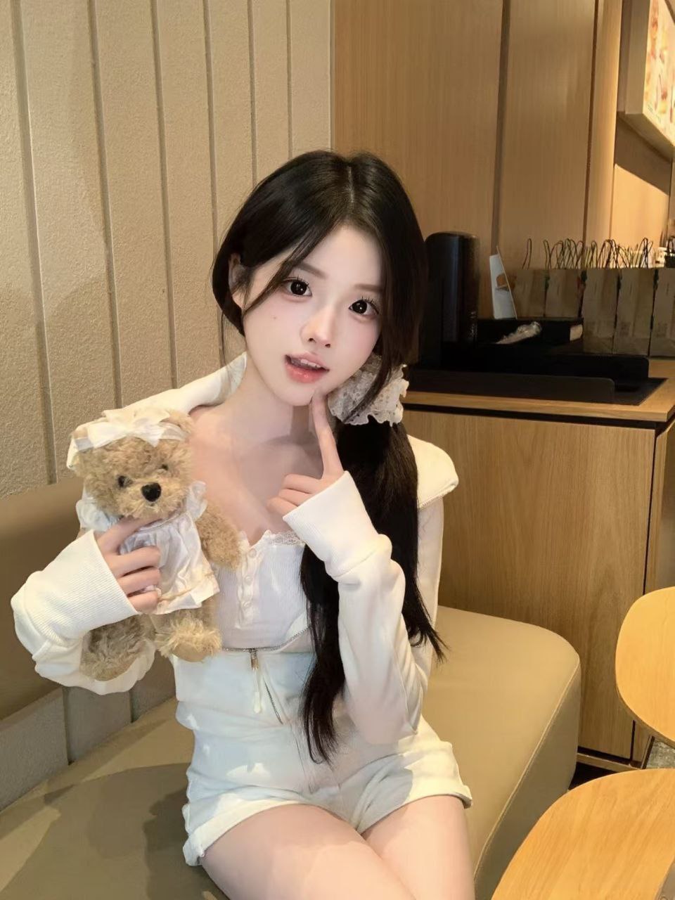 深圳外围 06年乖巧美少女清纯活泼