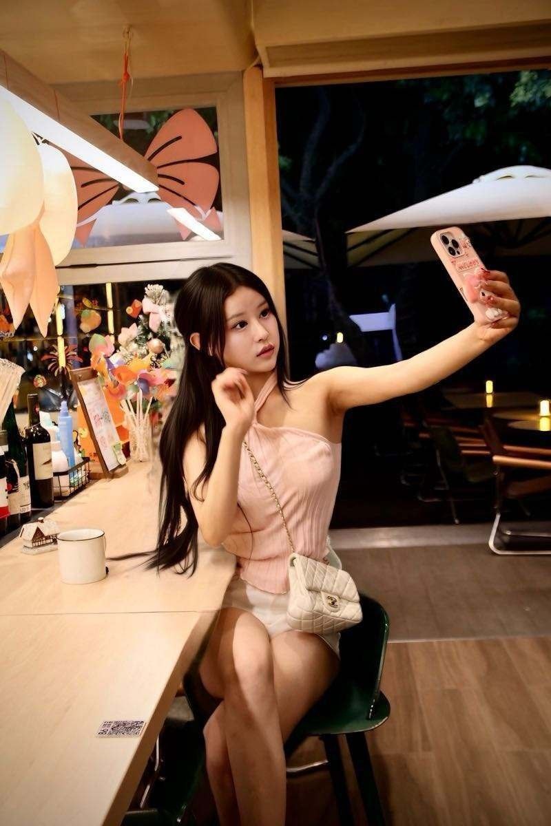 深圳外围 04年小甜妹 应届生工科系花乖乖女