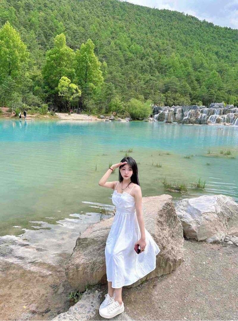 沈阳外围 05年在校艺术生甜妹兼职 小白虎蜜桃臀