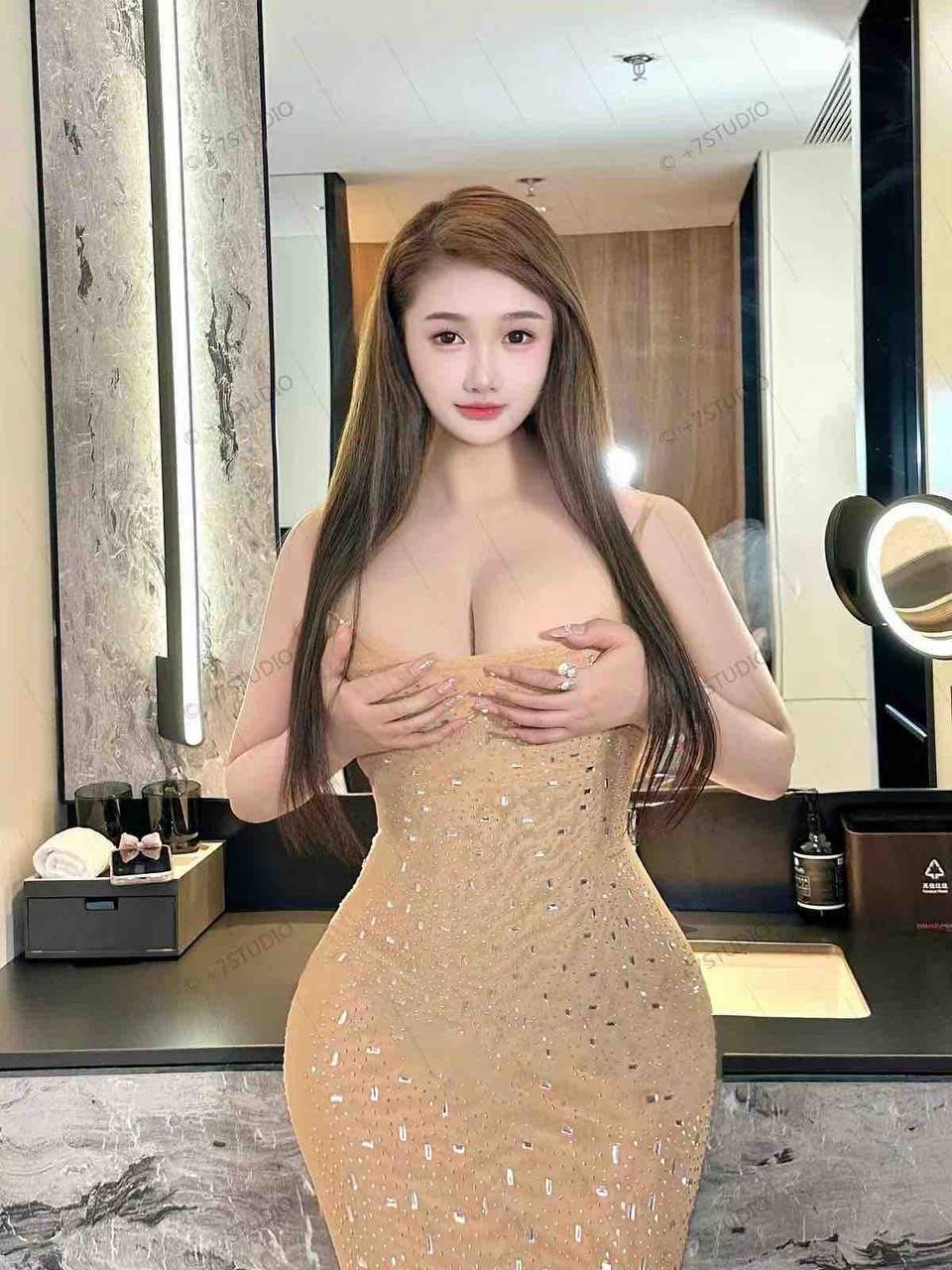 深圳外围 福田180E全能御姐 天然真胸丰乳肥臀