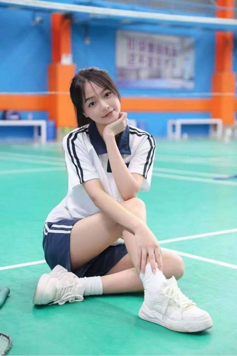 杭州外围 拱墅真实学生小瑶 新人粉嫩第一次下水 年纪06年