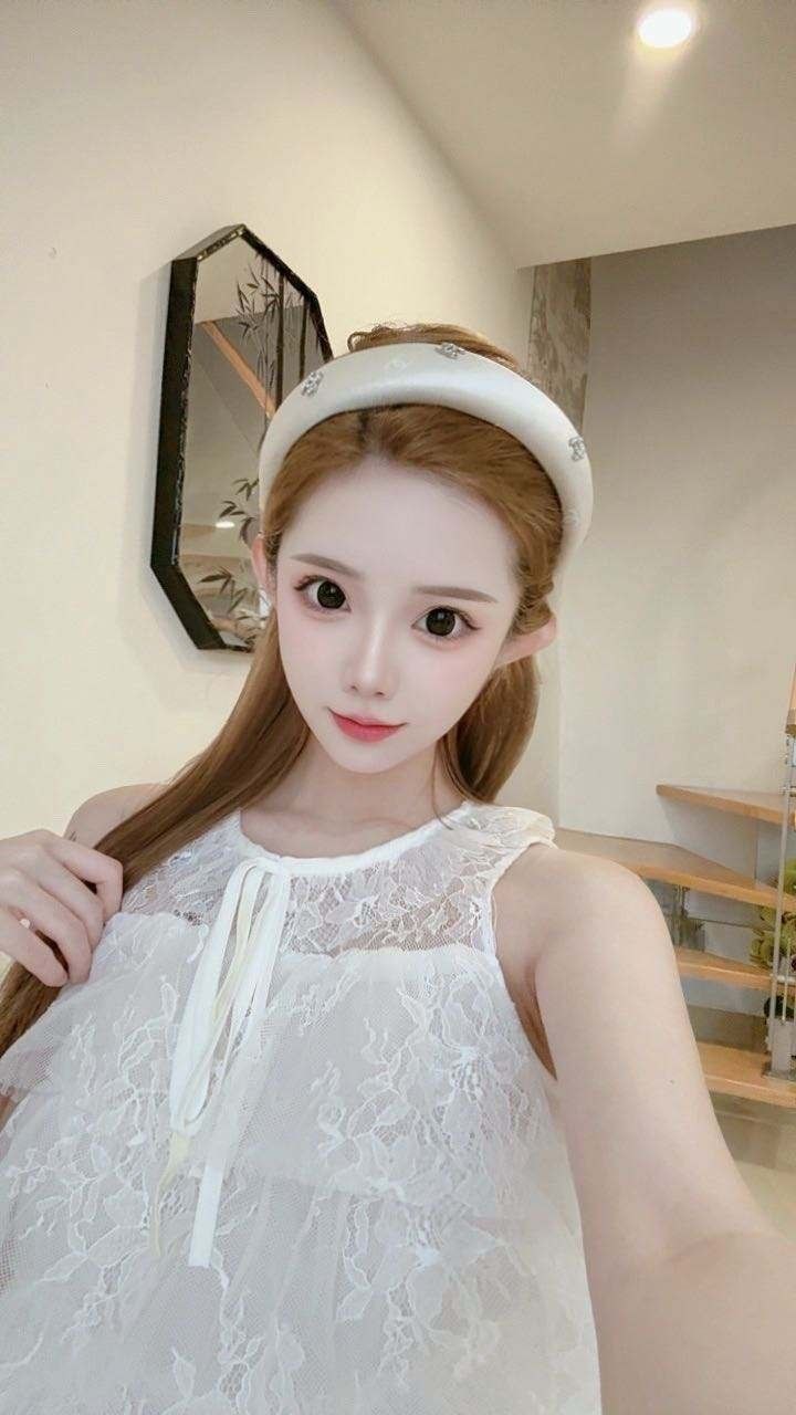 南京外围身高166真实06年紧致粉嫩女友感真实在校大学生校花级别