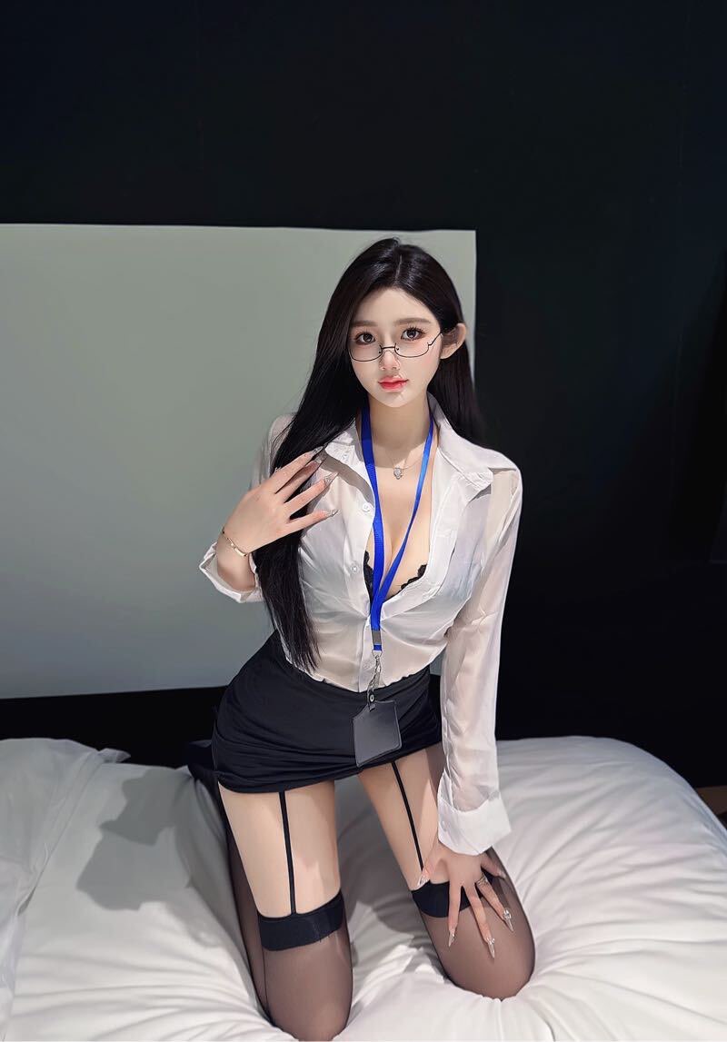 南昌外围主动 168/100 天然E 新人 三点粉