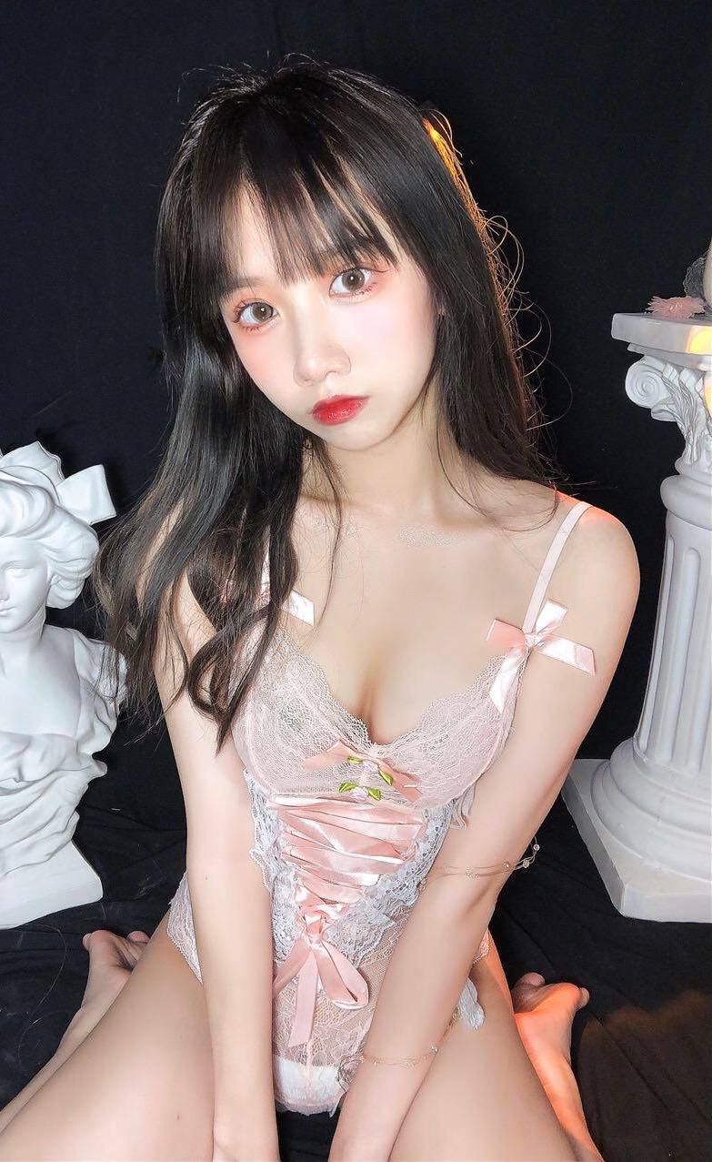 郑州外围少女 163/92 天然C 筷子腿 健身 乖巧