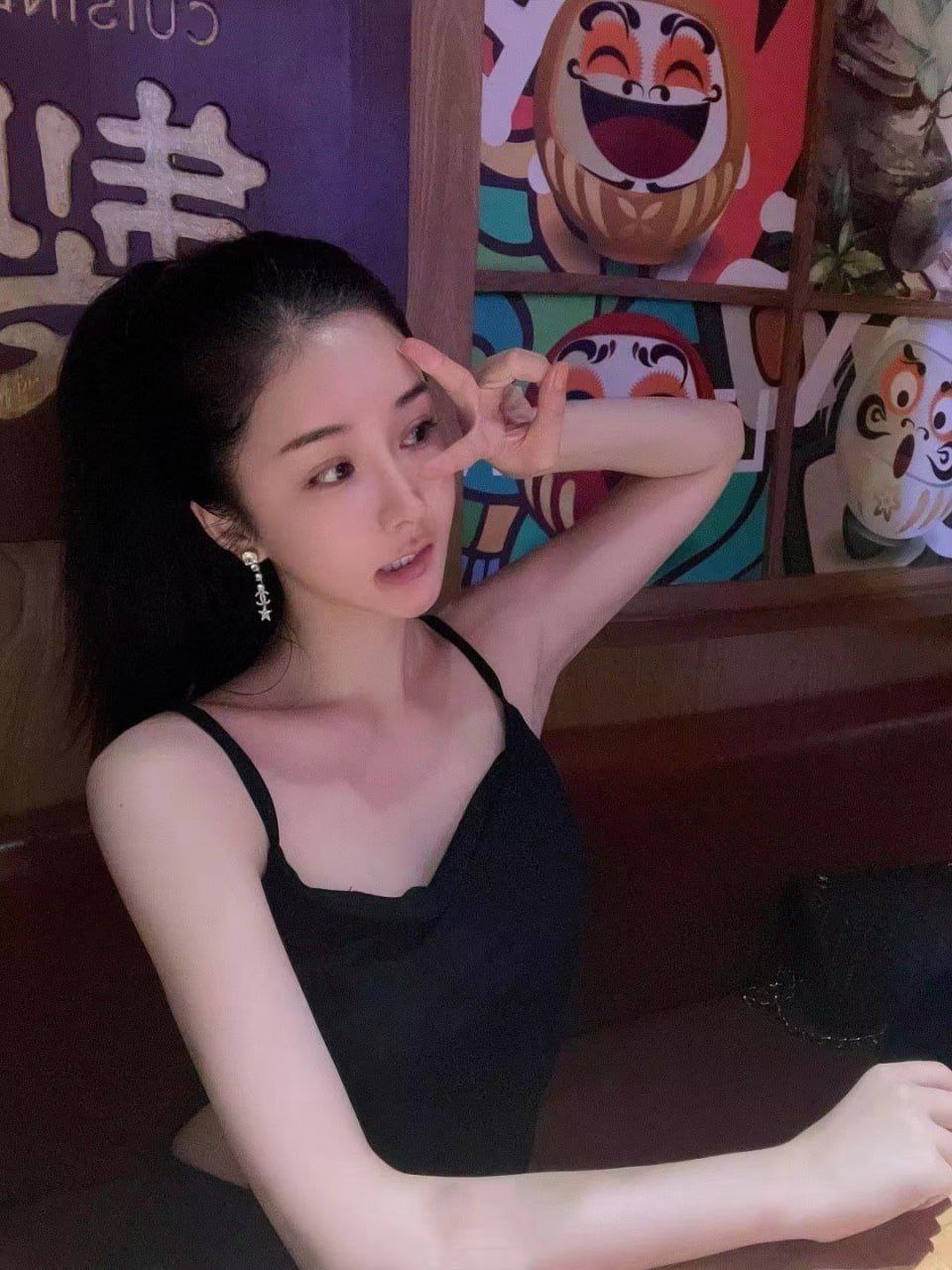 广州外围纯欲 175/69 天然D 筷子腿 气质 女神