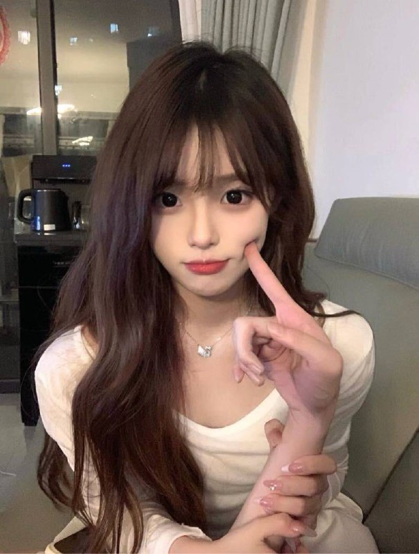 深圳外围05年学生妹 170/46 天然C 纯欲 二次元 丝袜