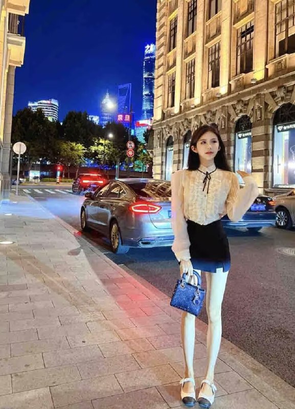 太原外围肤白貌美 168 天然C 网红 健身